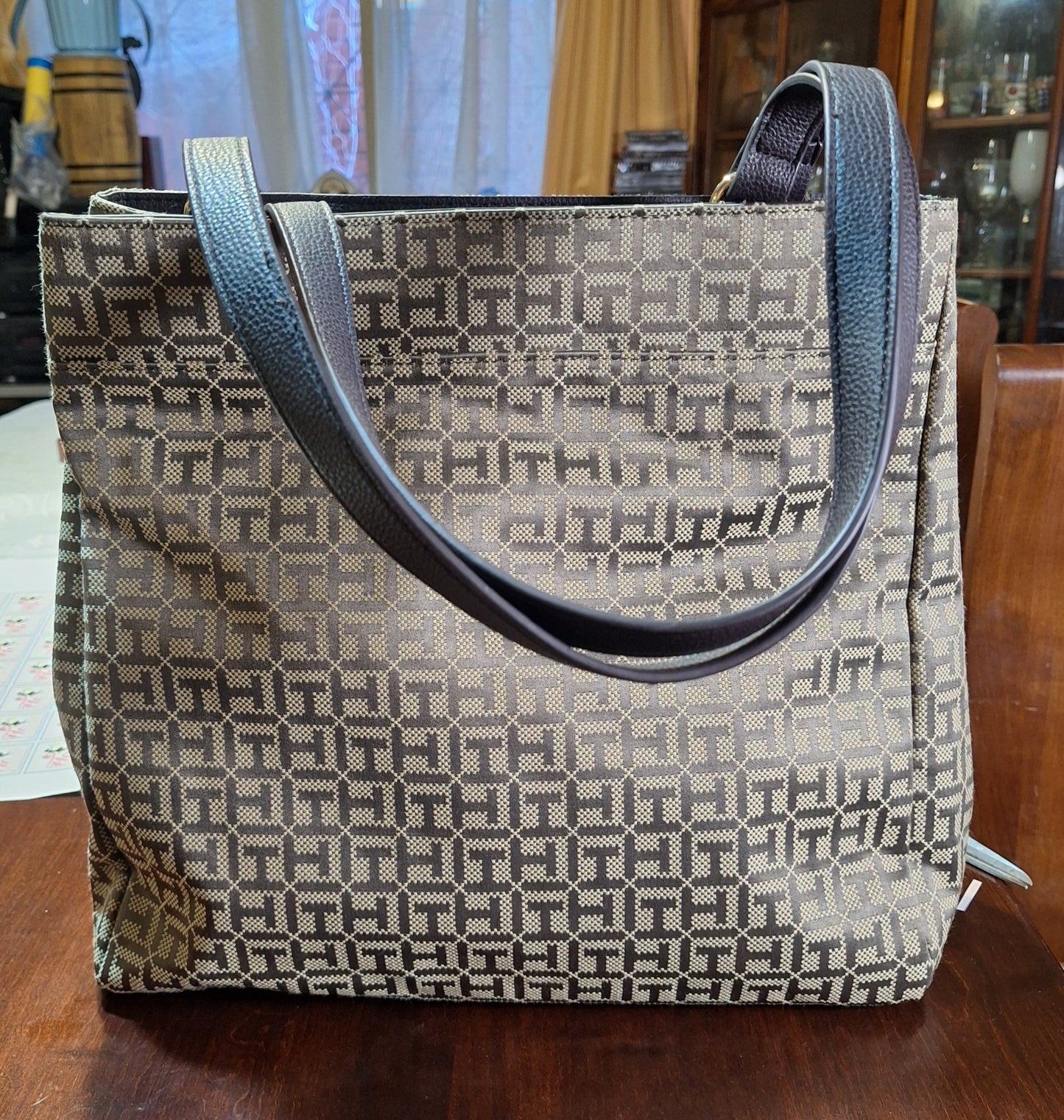 Tommy Hilfiger Tote