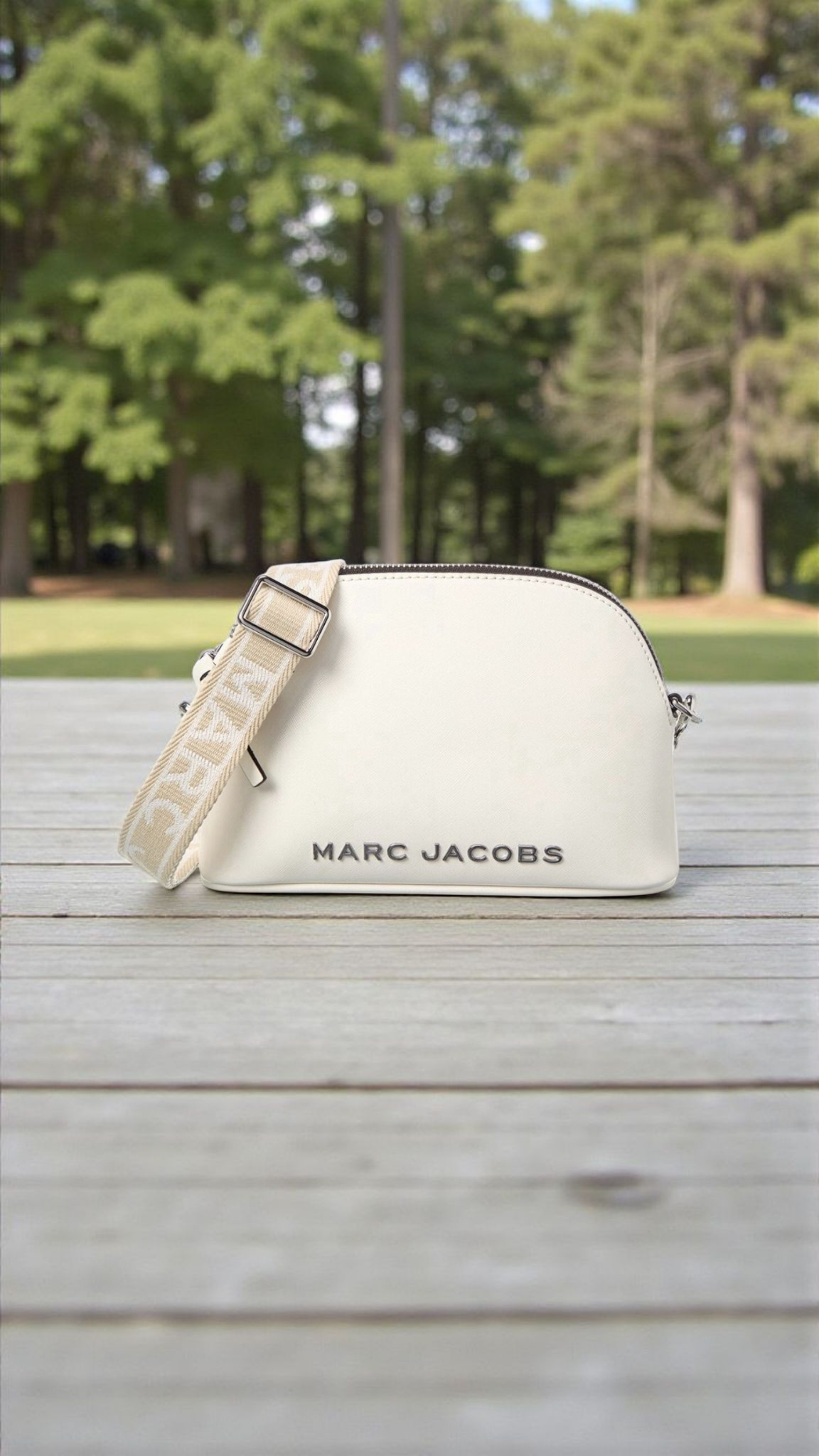Cartera Marc Jacobs Blanca Small – Diseño Minimalista y Elegante
