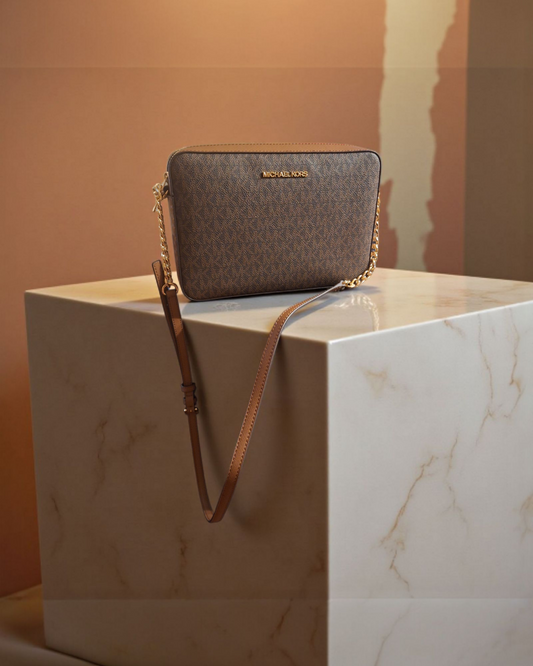 Cartera Michael Kors - lujo en cada detalle.